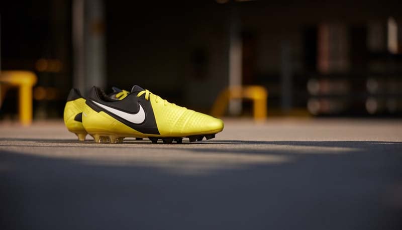 giày đá bóng Nike CTR360 Maestri III